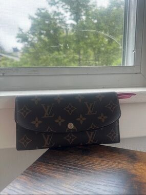 Louis Vuitton Monogram Canvas Trifold Wallet in Brown with Pink Pull